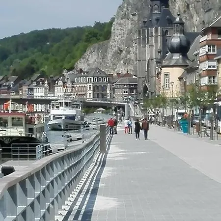 Fille De Haute-meuse Dinant